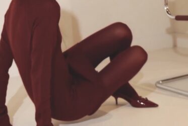 Burgundy tights main
