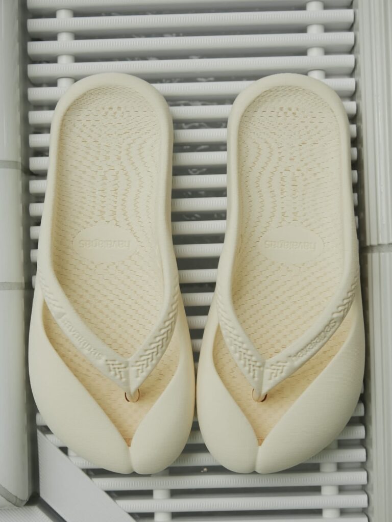 2025 Flip-Flop Trend: Why Everyone’s Talking About The Row’s Chicest Summer Shoe 46 EHF Flip-flop trend